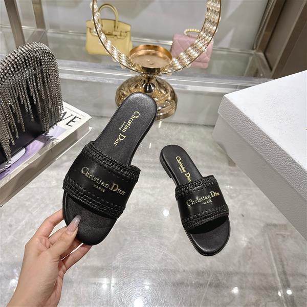 20251128184321905 250